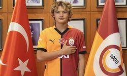 Galatasaray, 18 yaşındaki futbolcu Efe Akman ile profesyonel sözleşme imzaladı