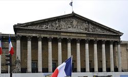 Fransa'da genel seçim sonrası ilk kez toplanacak Ulusal Meclis yeni başkanını seçecek