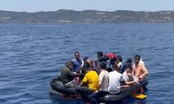 Çanakkale'de Yunanistan'ın geri ittiği 17’si çocuk 32 göçmen kurtarıldı
