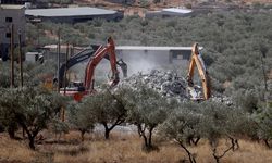 İsrail ordusu Batı Şeria'nın Nablus kentinde bir Filistinlinin evini yıktı