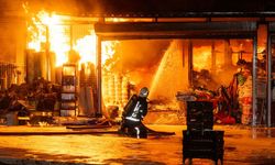 Malatya'da, konteyner sitedeki yangında 25 dükkan kullanılamaz hale geldi