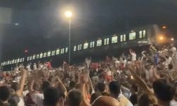 Marmaray makinisti treni durdurup milli maçı izledi