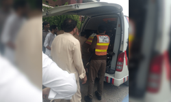 Pakistan'da düzenlenen bombalı saldırıda 2 kişi öldü