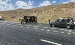 Van-Hakkari yolunda zırhlı araç devrildi: 6 asker hafif yaralı