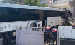 Aydın'da yolcu otobüsünün eve çarpması sonucu 1 kişi öldü