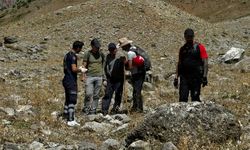 Tunceli'de dağlık arazide mahsur kalan baba oğulun yardımına ekipler yetişti