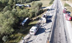 Erzincan'da yolcu otobüsü devrildi: 1 kişi öldü, 40 kişi yaralandı