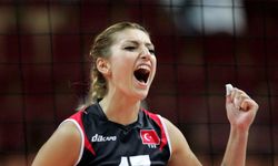 Eski voleybolcu Neslihan Demir'in kızı Eczacıbaşı'na transfer oldu