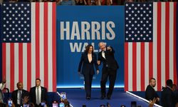 Kamala Harris ile Walz’den ‘gövde gösterisi’