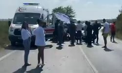 Kocaeli'de motosikletle hafif ticari araç çarpıştı: 1 ölü, 2 yaralı