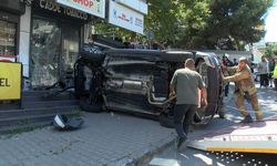 Maltepe’de kontrolünü kaybeden cip dükkana çarptı: 3 Yaralı