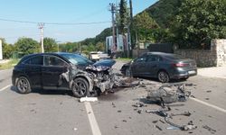 Sakarya'da 2 otomobil ile cip çarpıştı: 3 yaralı