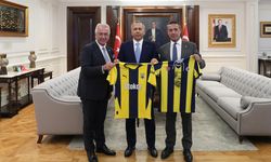 İçişleri Bakanı Yerlikaya, Fenerbahçe Spor Kulübü Başkanı Koç'u kabul etti