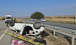 Çorum'da takla atan otomobildeki polis memuru çift hayatını kaybetti