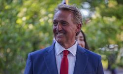 Jeff Flake kimdir?