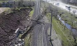 Depremde hasar alan Narlı-Pazarcık-Gölbaşı tren hattında onarım çalışması hala tamamlanmadı