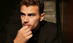 Theo James kimdir?