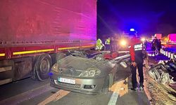 Amasya’da lastiği patlayan tıra çarpan otomobilin sürücüsü öldü