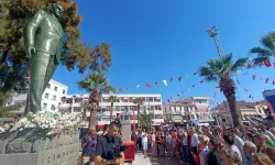 Balıkesir'de Atatürk heykeline balyozlu saldırıya protesto