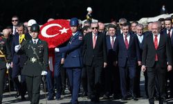 Erdoğan başkanlığındaki devlet erkanı Anıtkabir'i ziyaret etti