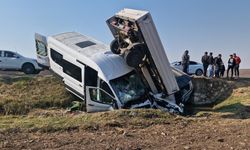 Diyarbakır’da zincirleme trafik kazası: 15'i öğretmen çok sayıda yaralı var