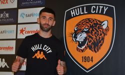 Doğukan Sinik: Hull City ile Premier Lig'de mücadele etmek çok isterim