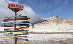 Erciyes Kayak Merkezi'ne kar yağdı