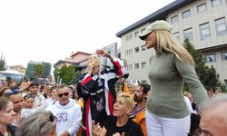 Gebze'de Hande Yener ve Seren Serengil'in de katıldığı protesto düzenlendi