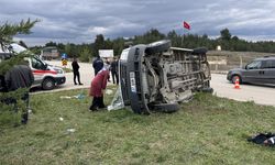 Kastamonu'da okul servisi ile tır çarpıştı: 12'si öğrenci 13 kişi yaralandı