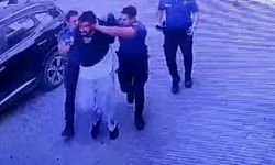 Polisleri satırla tehdit eden bipolar hastası hastaneye kaldırıldı