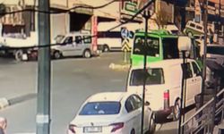 Kağıthane'de minibüs park halindeki araca çarptı, 6 kişi yaralandı