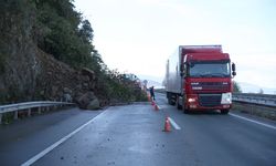 Karadeniz Sahil Yolu'nda heyelan sonrası çalışmalar sürüyor