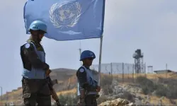 Lübnan'da UNIFIL karargahına patlamamış top mermisi isabet etti