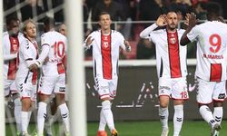 Samsunspor Antalyaspor karşısında galip gelerek zirve yarışını sürdürdü