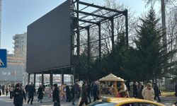 Ankara Güvenpark’ta dikilen reklam panosuna inceleme