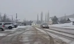 Başkent Ankara'da yüksek kesimlere kar yağdı