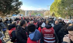 Ankara yürüyüşüne devam etmek isteyen Polonez işçilerine polis engeli