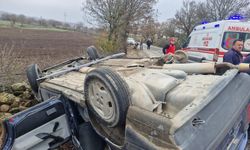 Balıkesir'de takla atan otomobildeki 1 kişi öldü, 2 kişi yaralandı