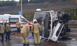 Maltepe'de servis minibüsü devrildi: 1 ölü, 7 yaralı