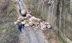 Karabük’te heyelan nedeniyle demir yolu ulaşıma kapandı