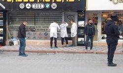 Manisa'da silahlı kavgada 1 kişi sığındığı iş yerinde tabancayla öldürüldü