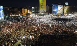 Sırbistan’da hükümet karşıtı öğrenci gösterileri büyüyor