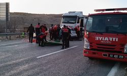 Adıyaman'da akaryakıt tankeri ile otomobil çarpıştı: 3 ölü, 4 yaralı