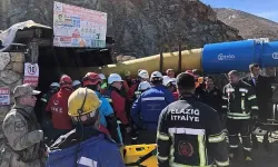 Maden ocağında üzerlerine taş düşen 2 işçiden 1’i yaralandı