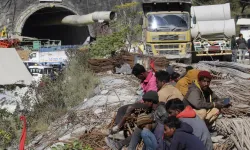 Hindistan'da kömür madeni çöktü: 9 işçi mahsur kaldı