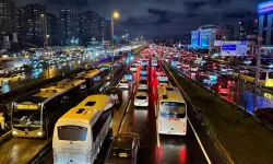 Metrobüs kazası: 15 Temmuz Şehitler Köprüsü kapatıldı