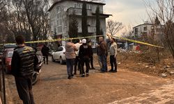 Kocaeli'de şüphelinin evine giden polis darbedildi