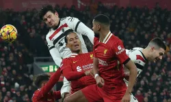 Lider Liverpool, Manchester United ile berabere kaldı