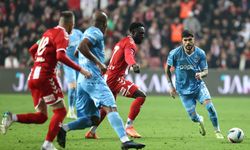 Karadeniz derbisinde Samsunspor Trabzonspor'u 2-1 mağlup etti