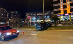 Trabzon'da tırın çarptığı otomobilin sürücüsü yaralandı